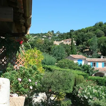 Coquet Dans Mazet Ste Maxime Riviera Σαιντ-Μαξίμ
