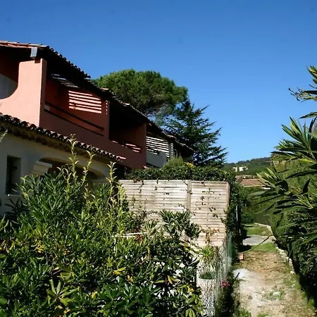 Coquet Dans Mazet Ste Maxime Riviera Σαιντ-Μαξίμ